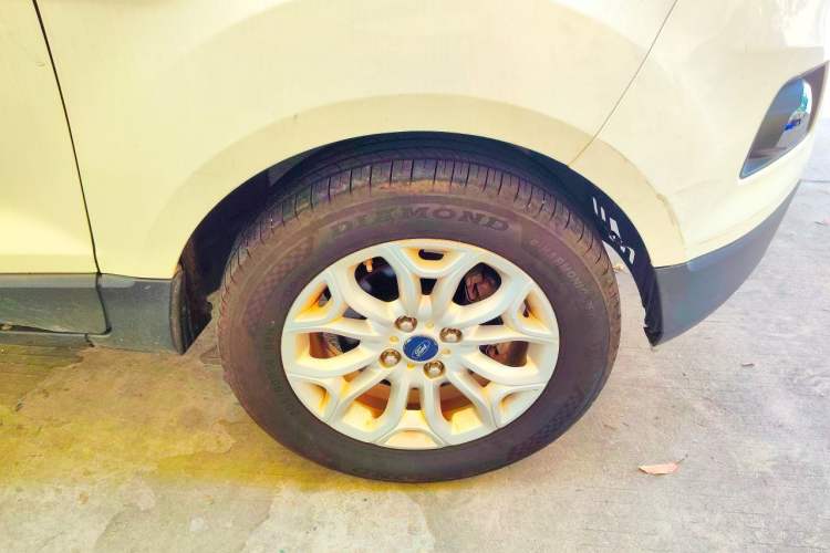 Used Ford EcoSport 2013 1.5L Automatic Prestige Model Right Front Wheel Hub