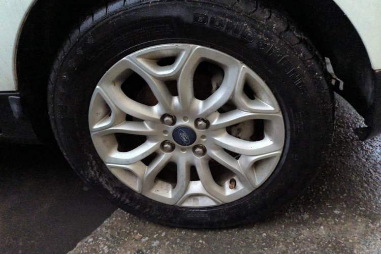 Used Ford EcoSport 2013 1.5L Manual Luxury Model Right Front Wheel Hub