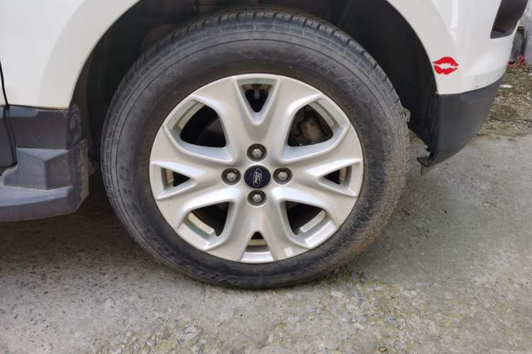 Used Ford EcoSport 2013 1.5L Automatic Fashion Model Right Front Wheel Hub