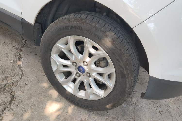 Used Ford EcoSport 2013 1.5L Automatic Prestige Model Right Front Wheel Hub