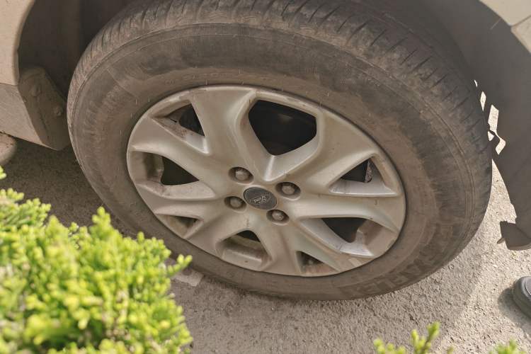 Used Ford EcoSport 2013 1.5L Manual Fashion Model Right Front Wheel Hub