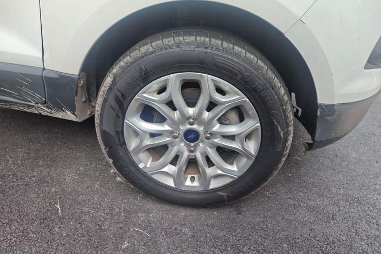 Used Ford EcoSport 2013 1.5L Automatic Prestige Model Right Front Wheel Hub