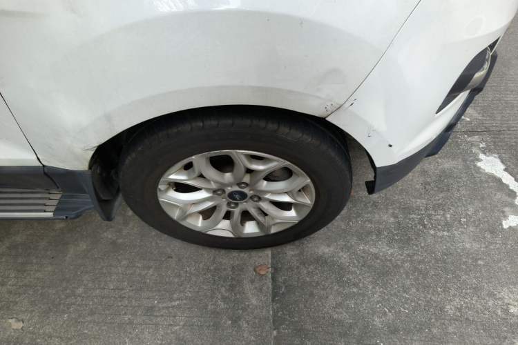 Used Ford EcoSport 2013 1.5L Automatic Prestige Model Right Front Wheel Hub