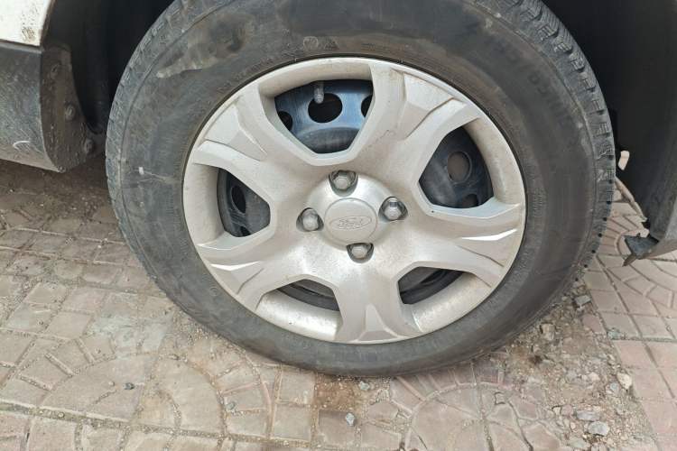 Used Ford EcoSport 2013 1.5L Manual Comfort Model Right Front Wheel Hub