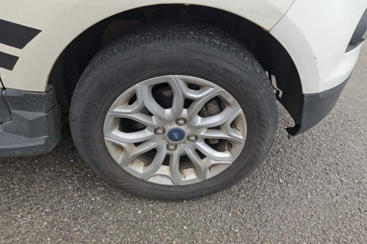 Used Ford EcoSport 2013 1.5L Automatic Prestige Model Right Front Wheel Hub