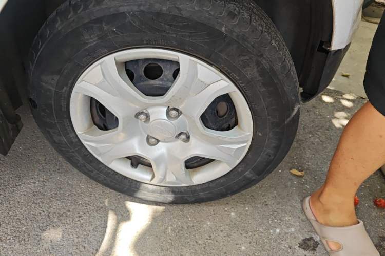 Used Ford EcoSport 2013 1.5L Manual Comfort Model Right Front Wheel Hub