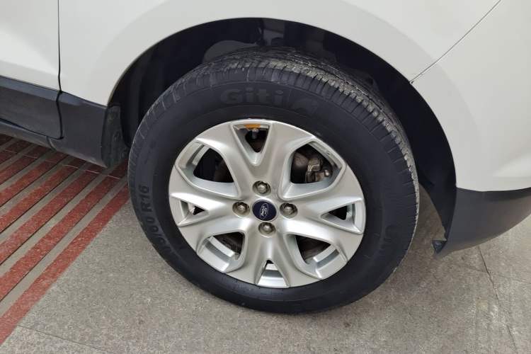 Used Ford EcoSport 2013 1.5L Automatic Fashion Model Right Front Wheel Hub