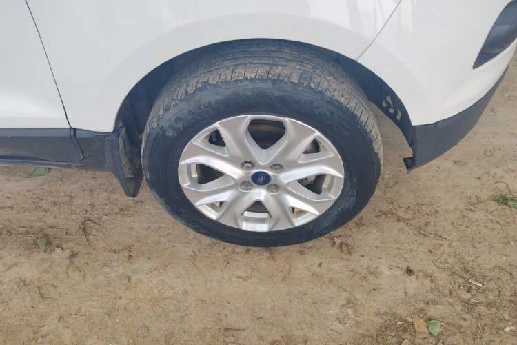Used Ford EcoSport 2013 1.5L Automatic Fashion Model Right Front Wheel Hub