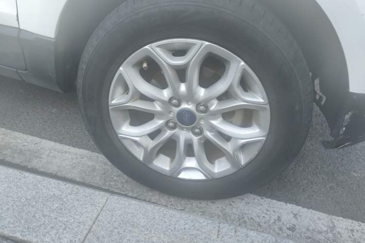 Used Ford EcoSport 2013 1.5L Automatic Prestige Model Right Front Wheel Hub
