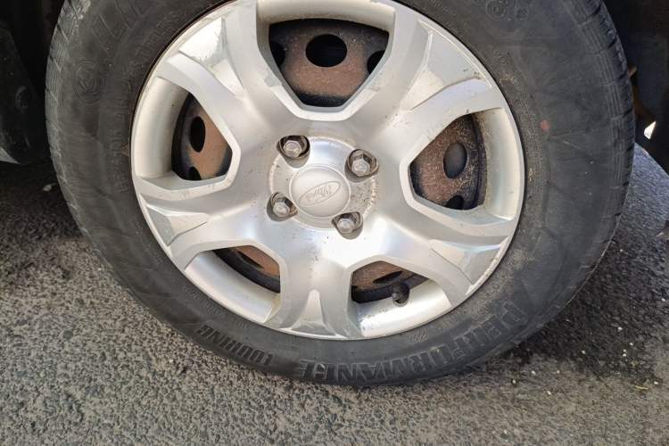 Used Ford EcoSport 2013 1.5L Manual Comfort Model Right Front Wheel Hub