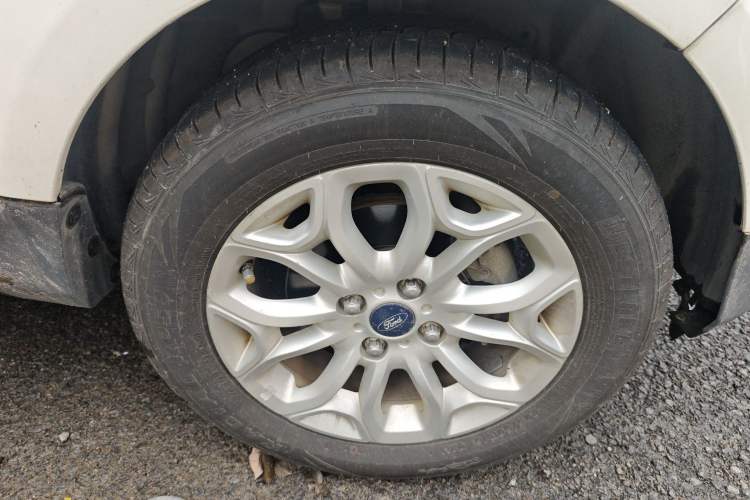 Used Ford EcoSport 2013 1.5L Manual Luxury Model Right Front Wheel Hub
