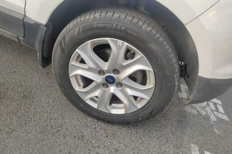 Used Ford EcoSport 2013 1.5L Automatic Fashion Model Right Front Wheel Hub