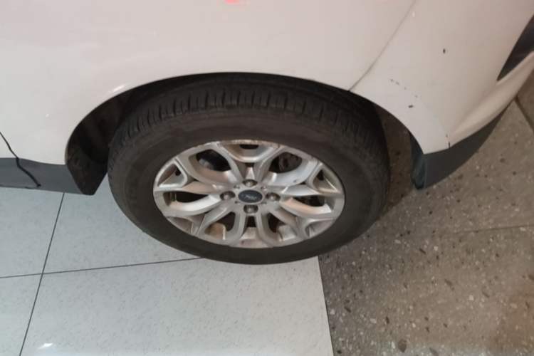 Used Ford EcoSport 2013 1.5L Automatic Prestige Model Right Front Wheel Hub