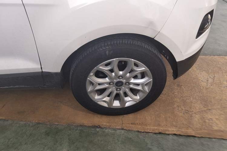 Used Ford EcoSport 2013 1.5L Automatic Prestige Model Right Front Wheel Hub