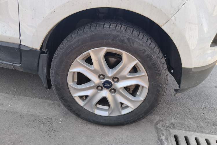 Used Ford EcoSport 2013 1.5L Automatic Fashion Model Right Front Wheel Hub
