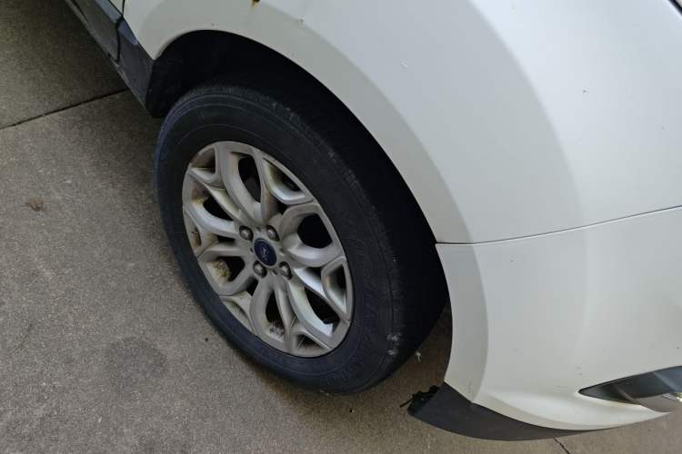 Used Ford EcoSport 2013 1.5L Automatic Prestige Model Right Front Wheel Hub