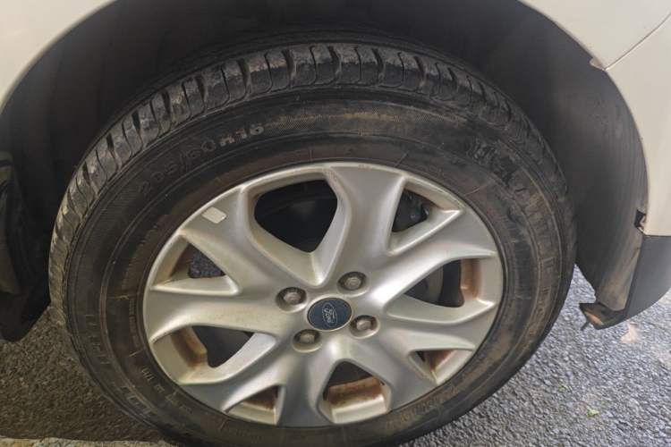 Used Ford EcoSport 2013 1.5L Automatic Fashion Model Right Front Wheel Hub