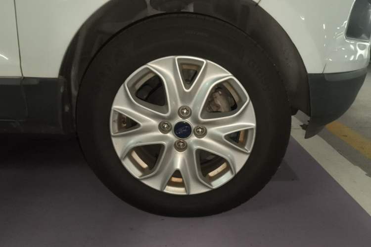 Used Ford EcoSport 2013 1.5L Automatic Fashion Model Right Front Wheel Hub