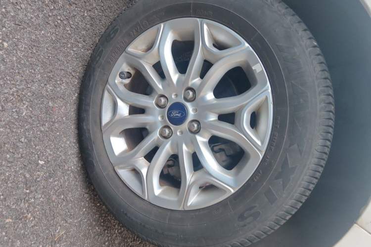 Used Ford EcoSport 2013 1.5L Automatic Prestige Model Right Front Wheel Hub