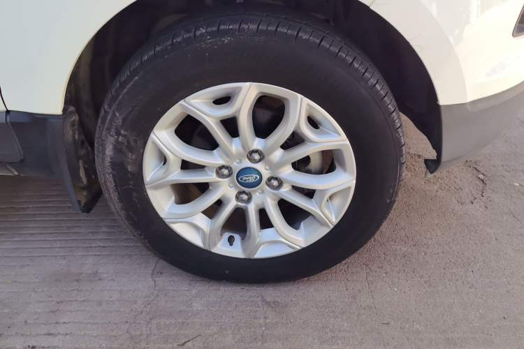 Used Ford EcoSport 2013 1.5L Automatic Prestige Model Right Front Wheel Hub