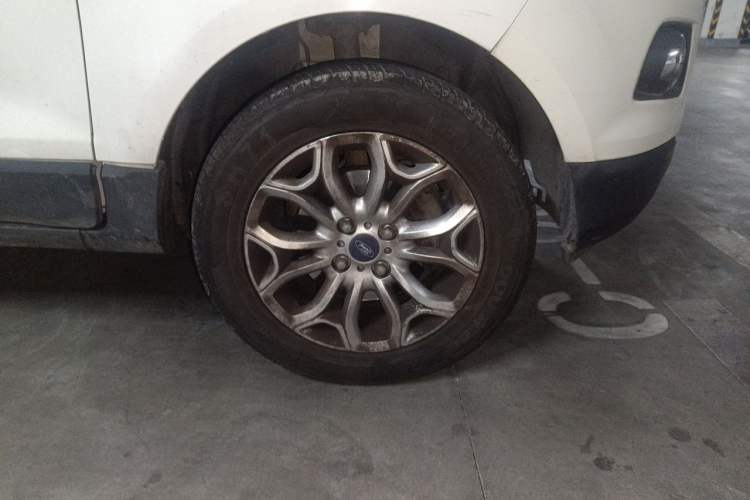 Used Ford EcoSport 2013 1.5L Automatic Prestige Model Right Front Wheel Hub