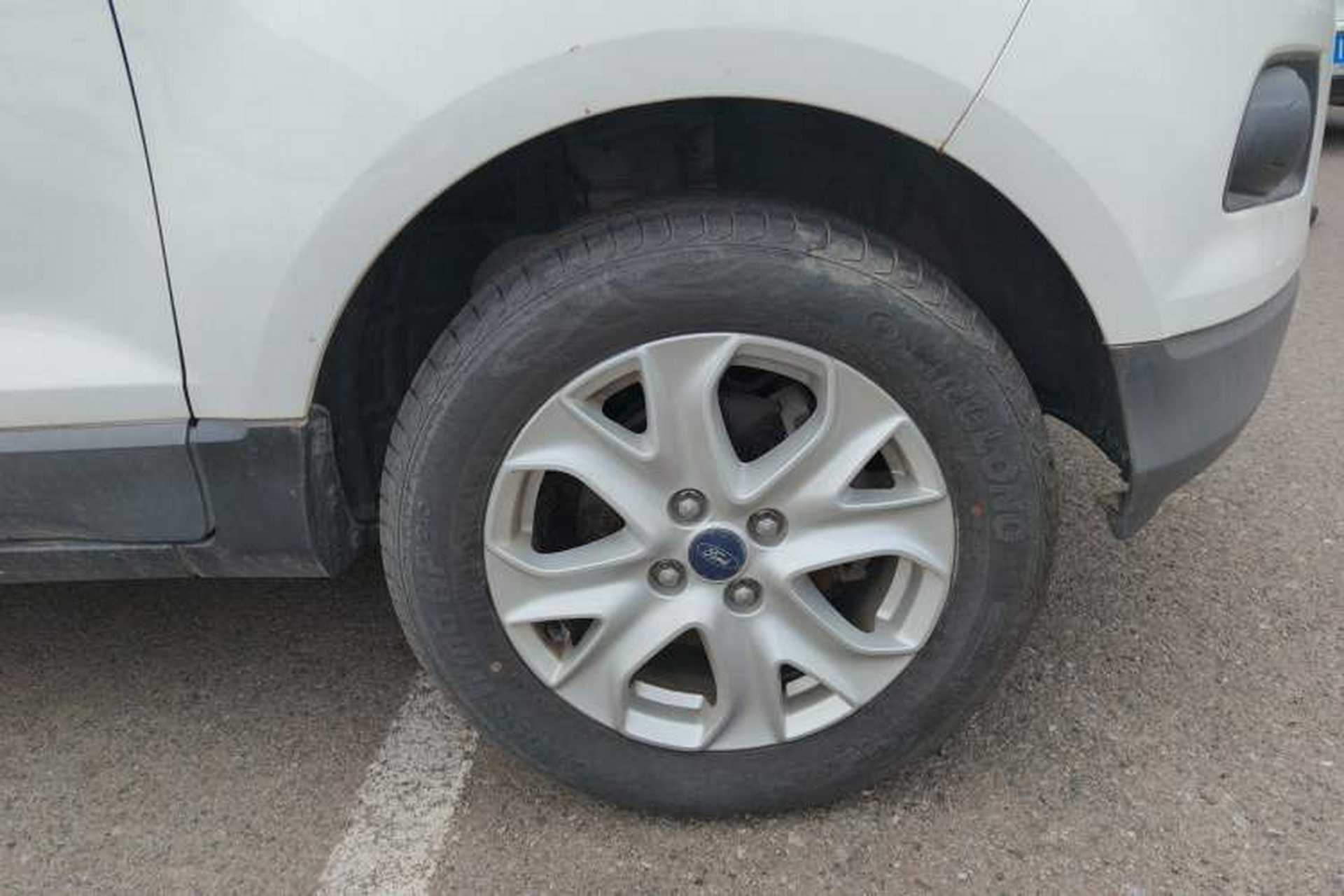 Used Ford EcoSport 2013 1.5L Automatic Fashion Model Right Front Wheel Hub
