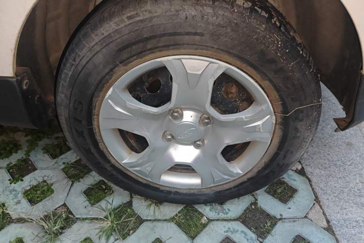 Used Ford EcoSport 2013 1.5L Manual Comfort Model Right Front Wheel Hub