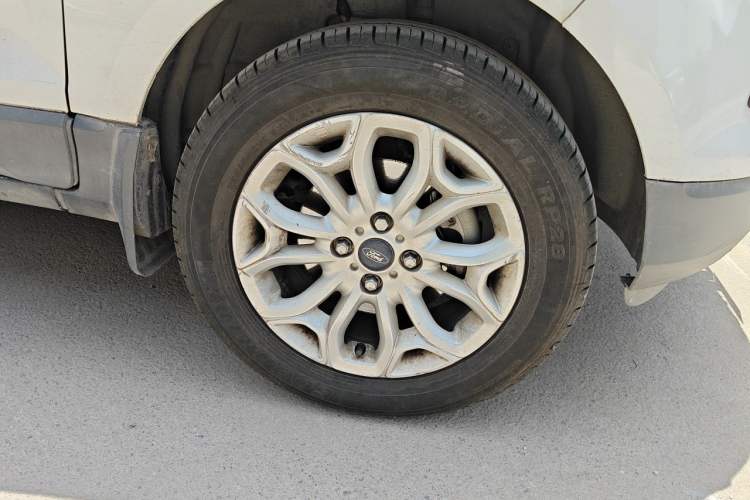 Used Ford EcoSport 2013 1.5L Automatic Prestige Model Right Front Wheel Hub