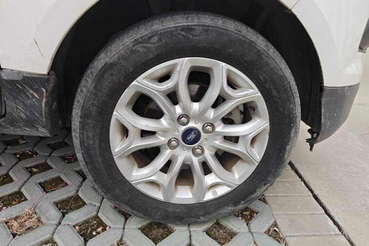 Used Ford EcoSport 2013 1.5L Manual Luxury Model Right Front Wheel Hub