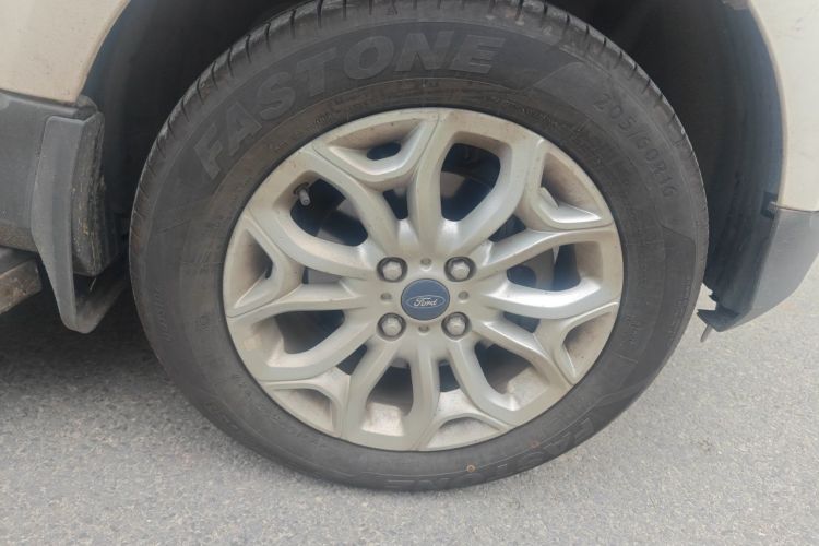 Used Ford EcoSport 2013 1.5L Automatic Prestige Model Right Front Wheel Hub