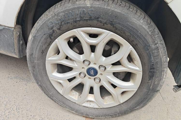 Used Ford EcoSport 2013 1.5L Automatic Prestige Model Right Front Wheel Hub