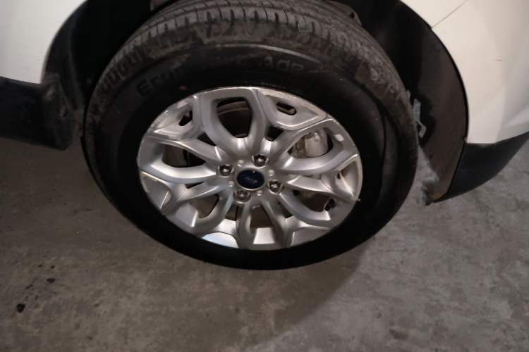 Used Ford EcoSport 2013 1.5L Automatic Prestige Model Right Front Wheel Hub