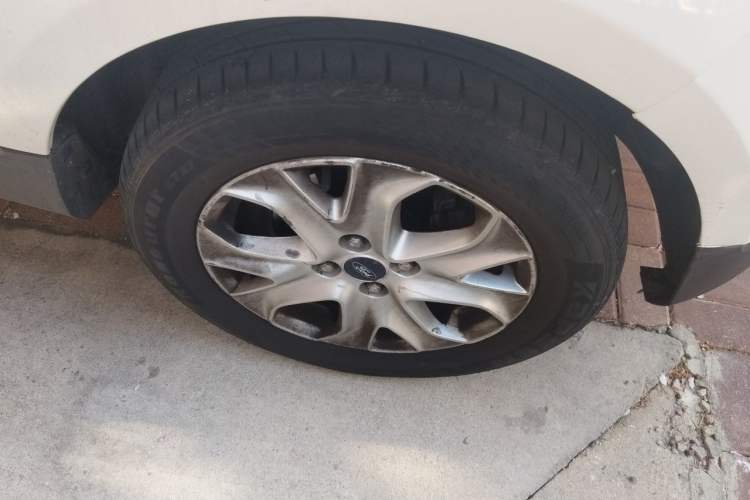 Used Ford EcoSport 2013 1.5L Automatic Fashion Model Right Front Wheel Hub
