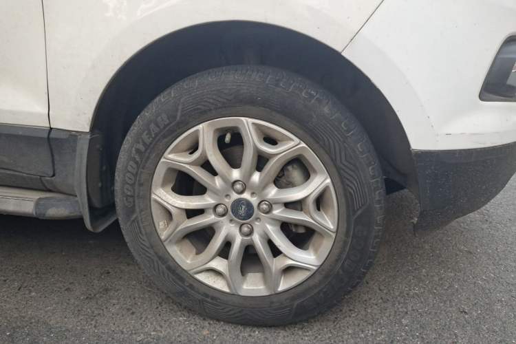 Used Ford EcoSport 2013 1.5L Automatic Prestige Model Right Front Wheel Hub