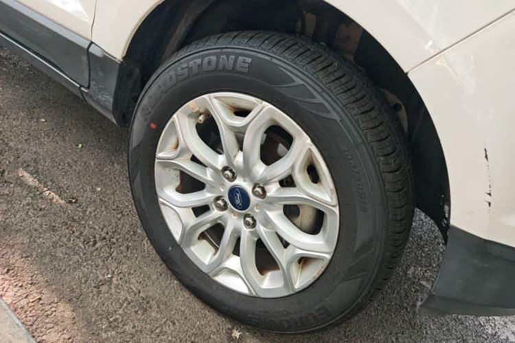 Used Ford EcoSport 2013 1.5L Automatic Prestige Model Right Front Wheel Hub