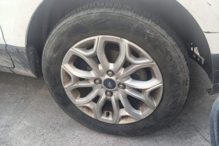 Used Ford EcoSport 2013 1.5L Automatic Prestige Model Right Front Wheel Hub