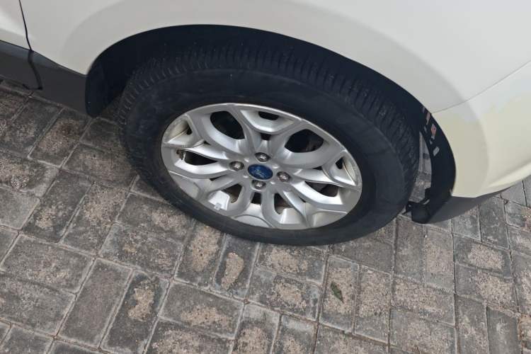 Used Ford EcoSport 2013 1.0L GTDi Manual Luxury Model Right Front Wheel Hub