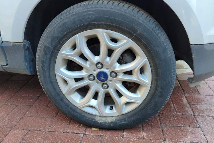 Used Ford EcoSport 2013 1.0L GTDi Manual Luxury Model Right Front Wheel Hub