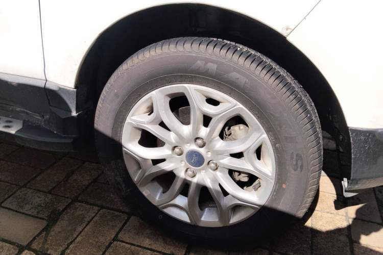 Used Ford EcoSport 2013 1.5L Automatic Prestige Model Right Front Wheel Hub