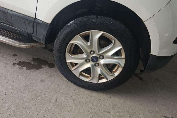 Used Ford EcoSport 2013 1.5L Automatic Fashion Model Right Front Wheel Hub