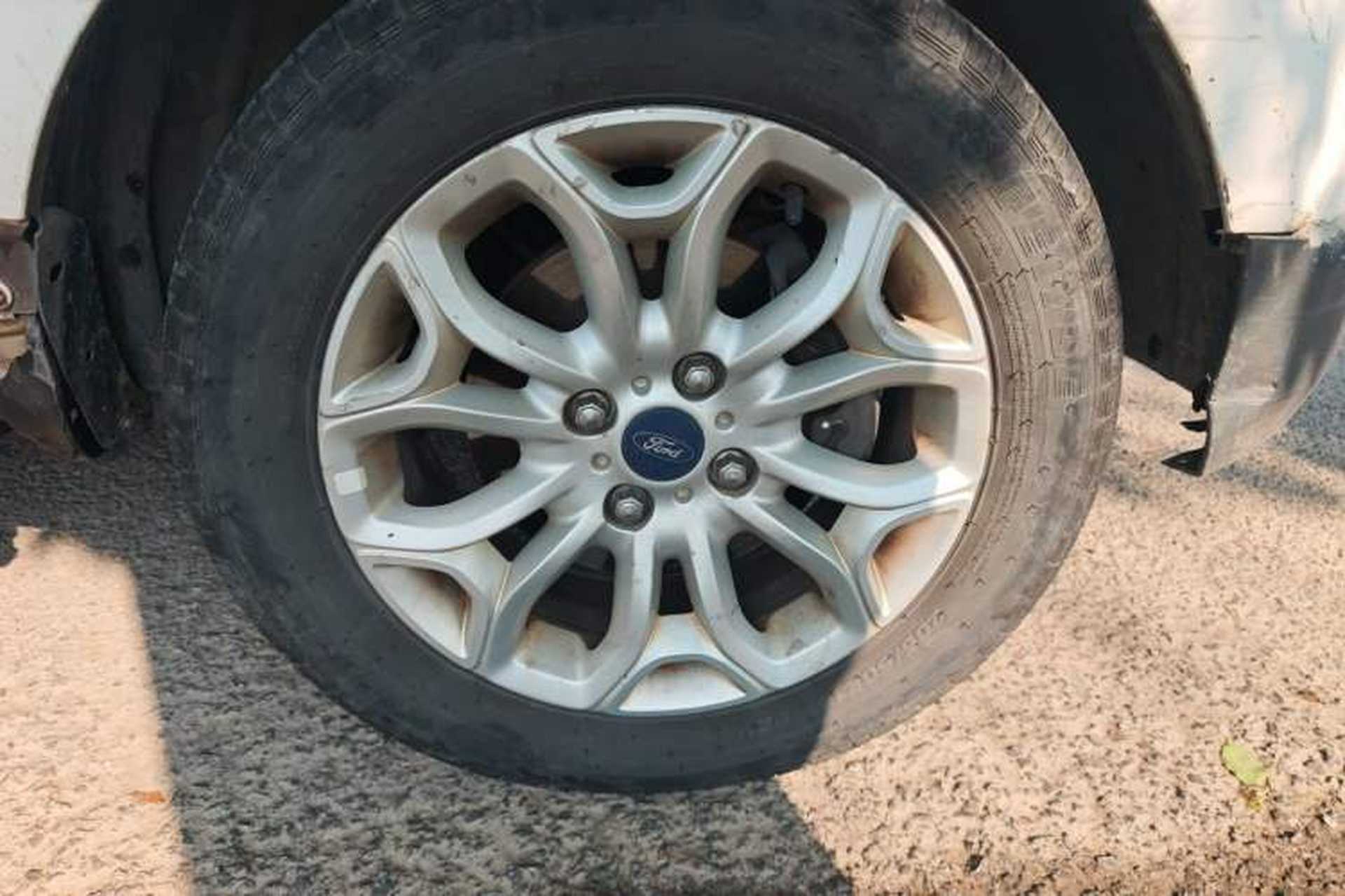 Used Ford EcoSport 2013 1.0L GTDi Manual Luxury Model Right Front Wheel Hub