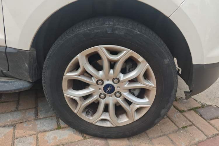 Used Ford EcoSport 2013 1.5L Automatic Prestige Model Right Front Wheel Hub