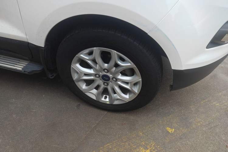 Used Ford EcoSport 2013 1.5L Automatic Prestige Model Right Front Wheel Hub
