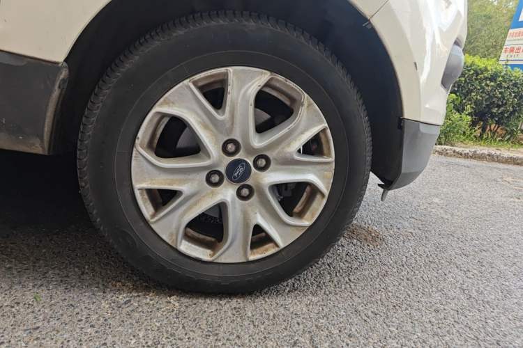 Used Ford EcoSport 2013 1.5L Automatic Fashion Model Right Front Wheel Hub