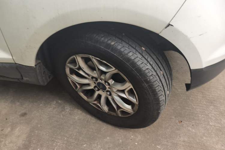 Used Ford EcoSport 2013 1.5L Manual Luxury Model Right Front Wheel Hub