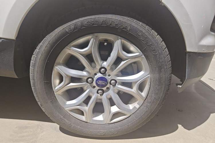 Used Ford EcoSport 2013 1.5L Automatic Prestige Model Right Front Wheel Hub