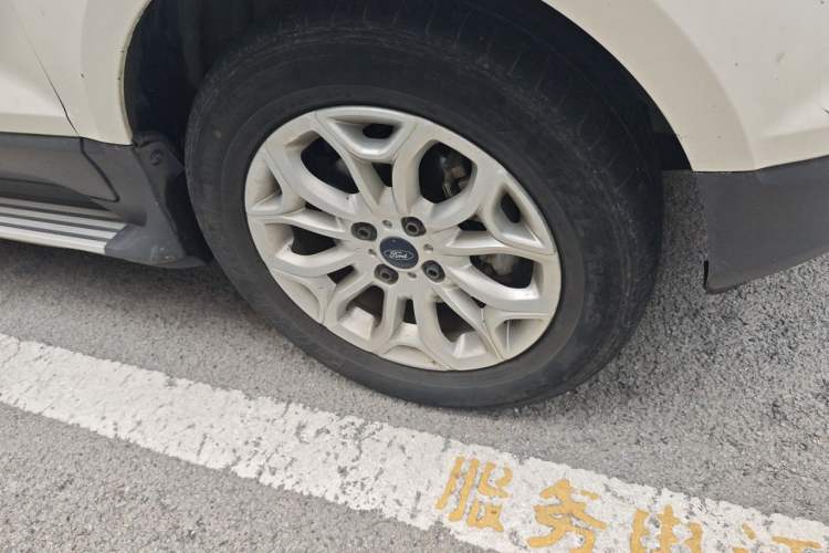 Used Ford EcoSport 2013 1.5L Automatic Prestige Model Right Front Wheel Hub