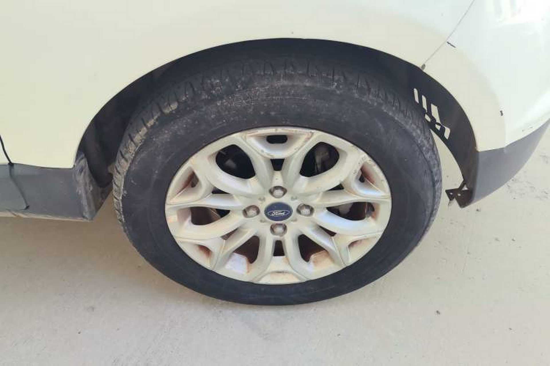 Used Ford EcoSport 2013 1.5L Manual Luxury Model Right Front Wheel Hub