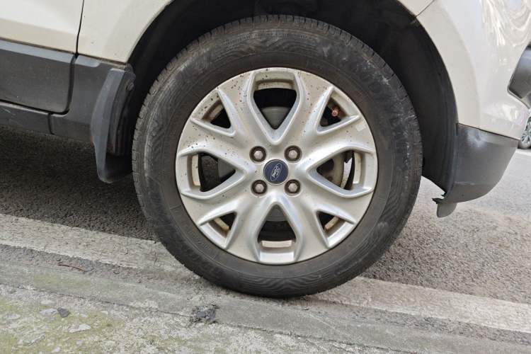 Used Ford EcoSport 2013 1.5L Automatic Fashion Model Right Front Wheel Hub