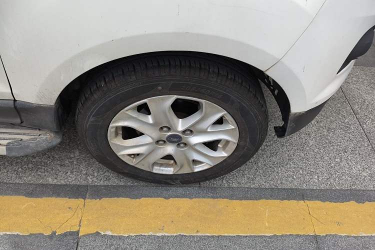 Used Ford EcoSport 2013 1.5L Automatic Fashion Model Right Front Wheel Hub